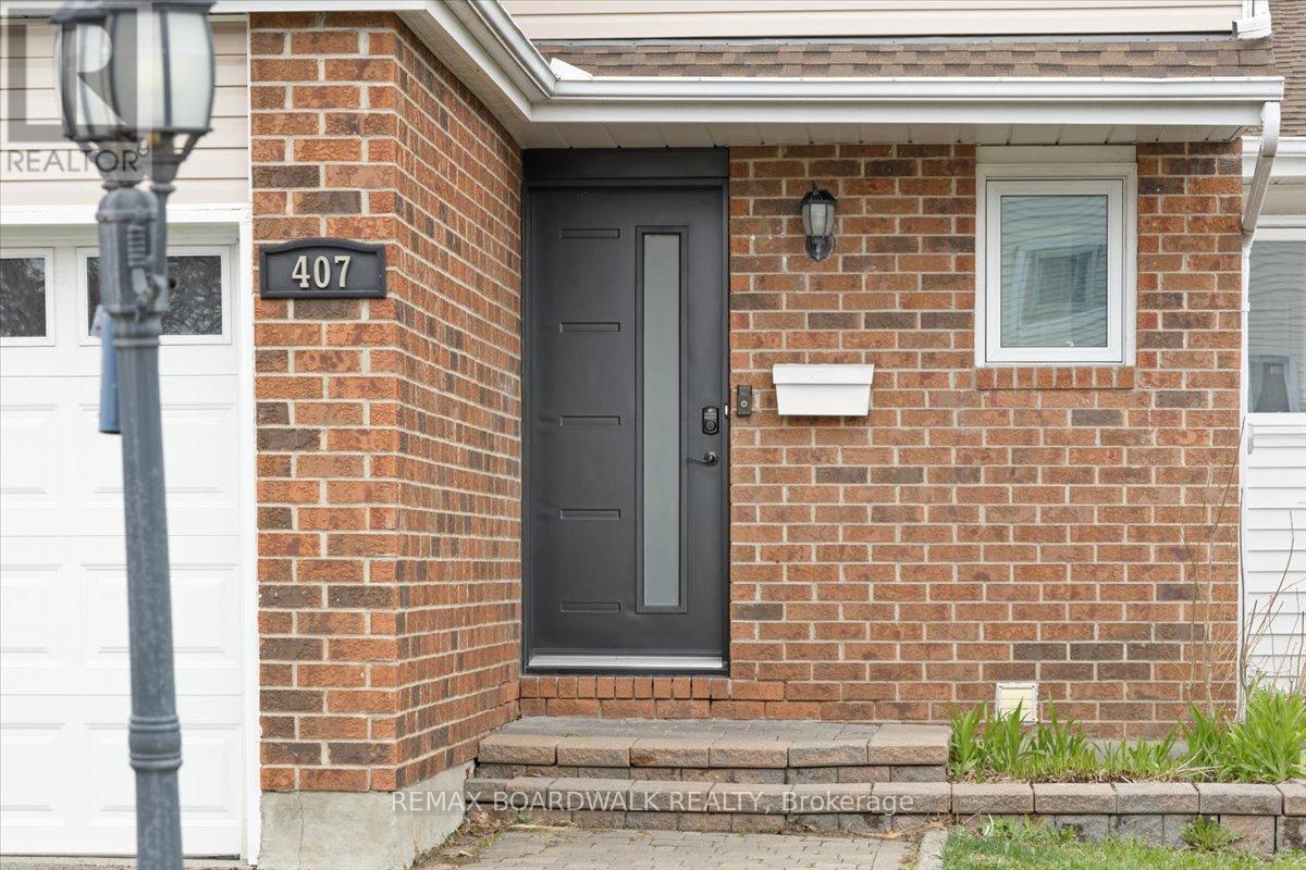 407 Sanderling Court, Ottawa, Ontario  K1E 2V5 - Photo 2 - X13083430