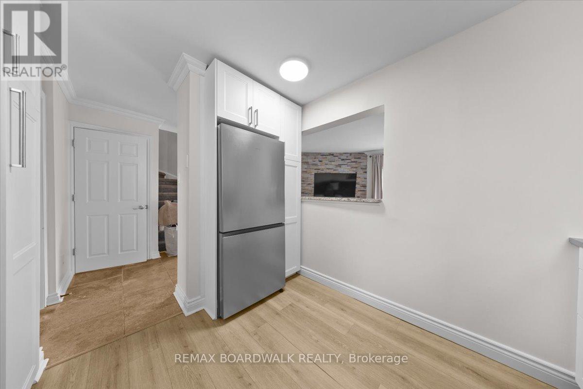 407 Sanderling Court, Ottawa, Ontario  K1E 2V5 - Photo 7 - X13083430