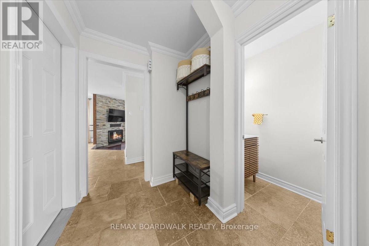 407 Sanderling Court, Ottawa, Ontario  K1E 2V5 - Photo 8 - X13083430