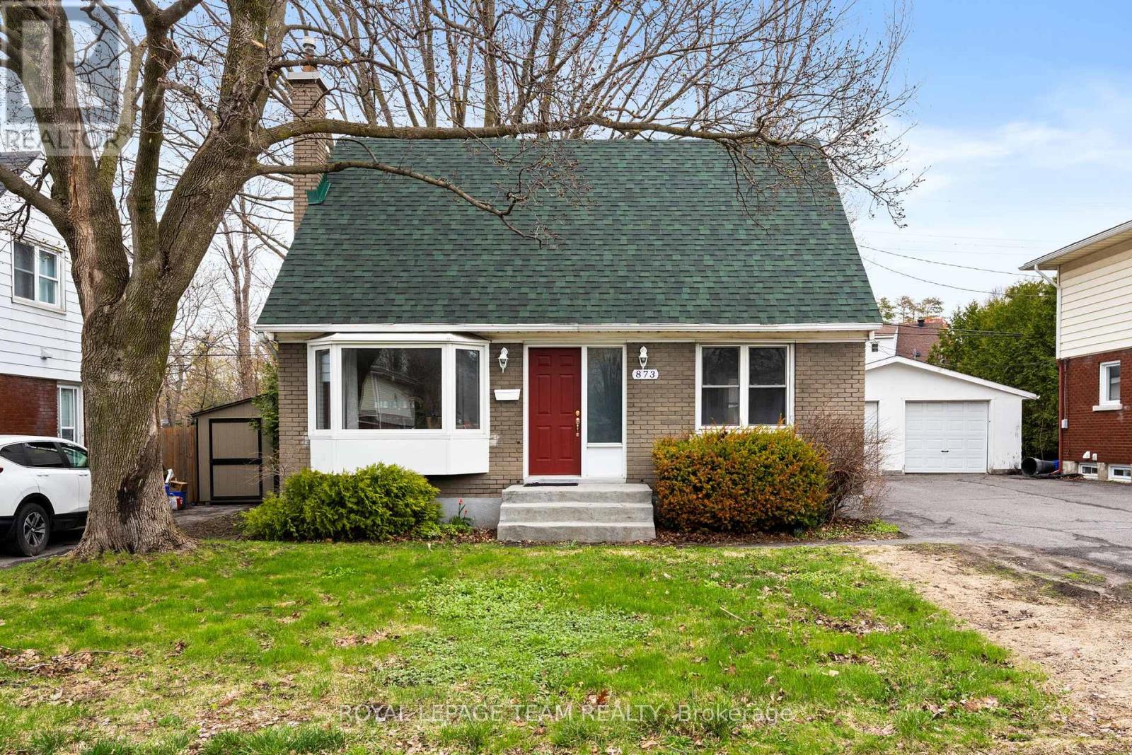 873 SMYTH ROAD, Ottawa, Ontario