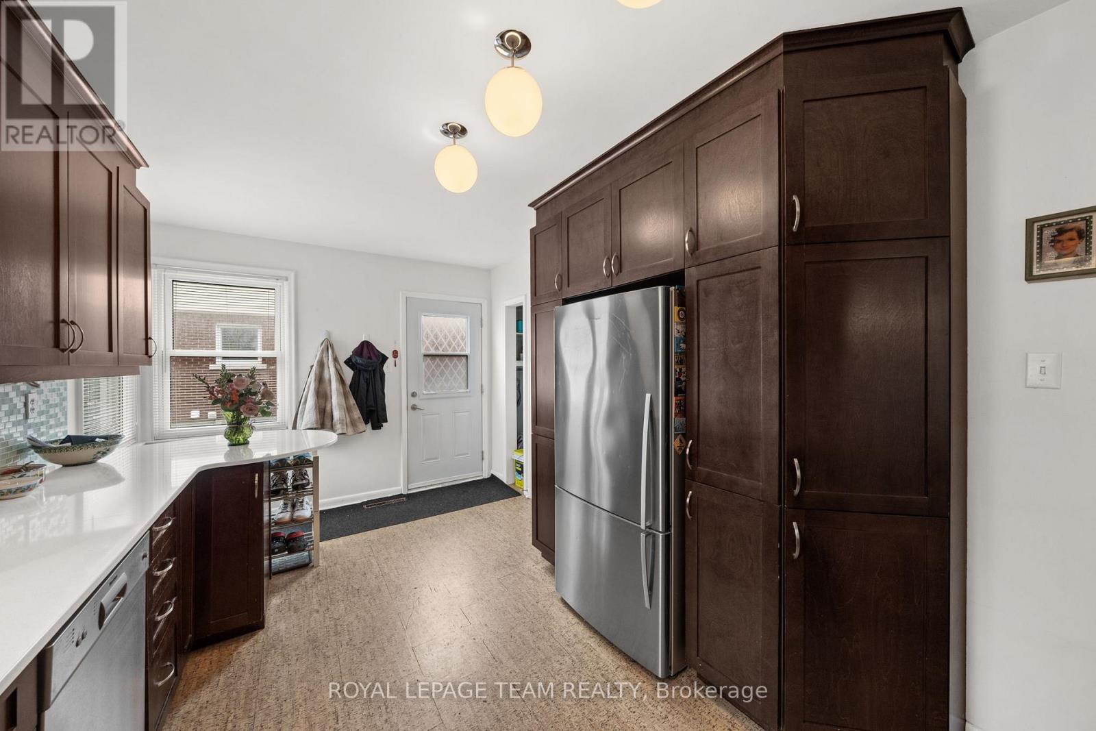 873 Smyth Road, Ottawa, Ontario  K1G 1P4 - Photo 10 - X13083488