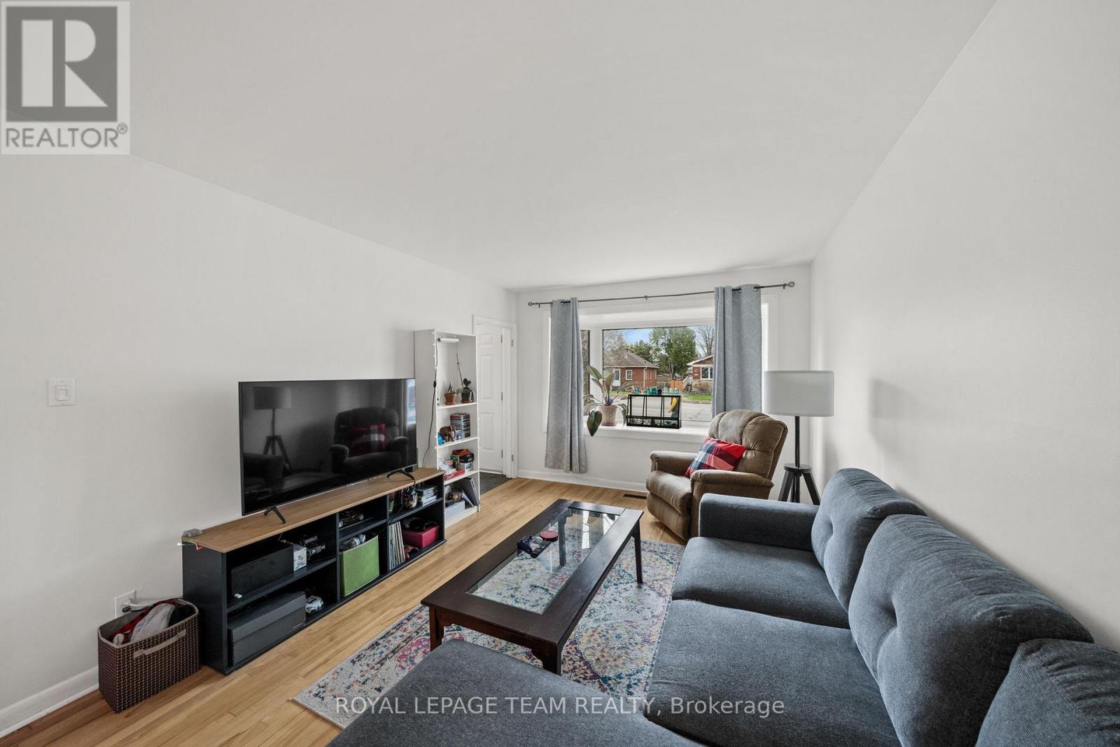 873 Smyth Road, Ottawa, Ontario  K1G 1P4 - Photo 13 - X13083488