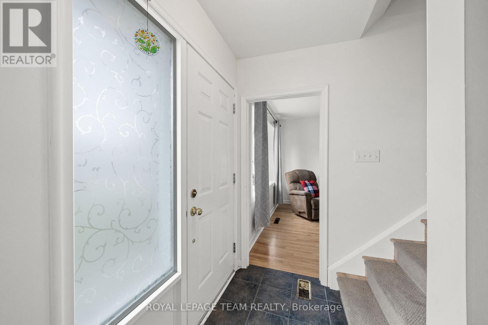 873 Smyth Road, Ottawa, Ontario  K1G 1P4 - Photo 8 - X13083488