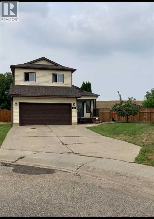8210 104 Avenue, Peace River, Alberta  T8S 1X9 - Photo 1 - A2272074