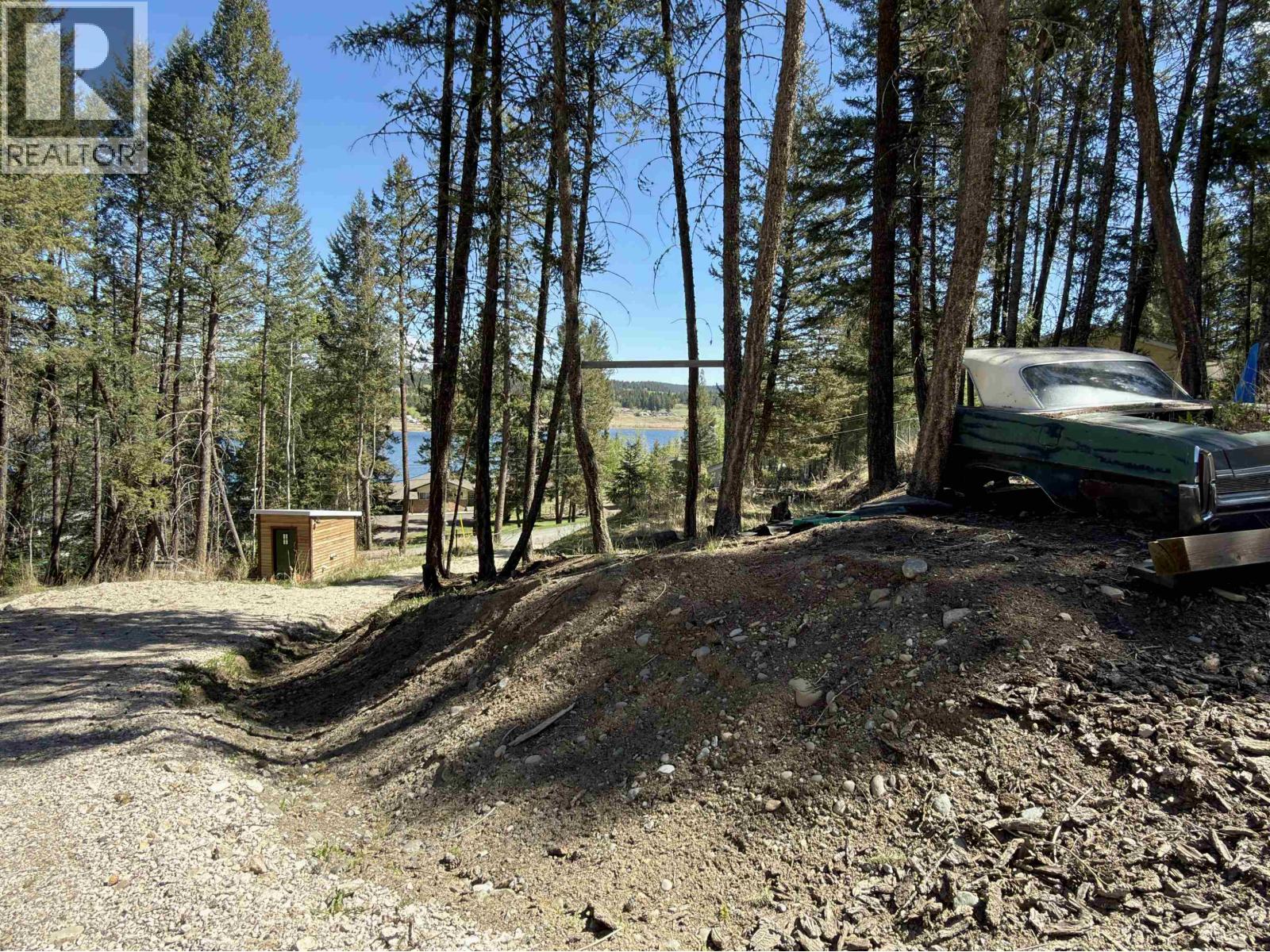 5444 Saunders Crescent, 103 Mile House, British Columbia  V0K 2E1 - Photo 5 - R3089608