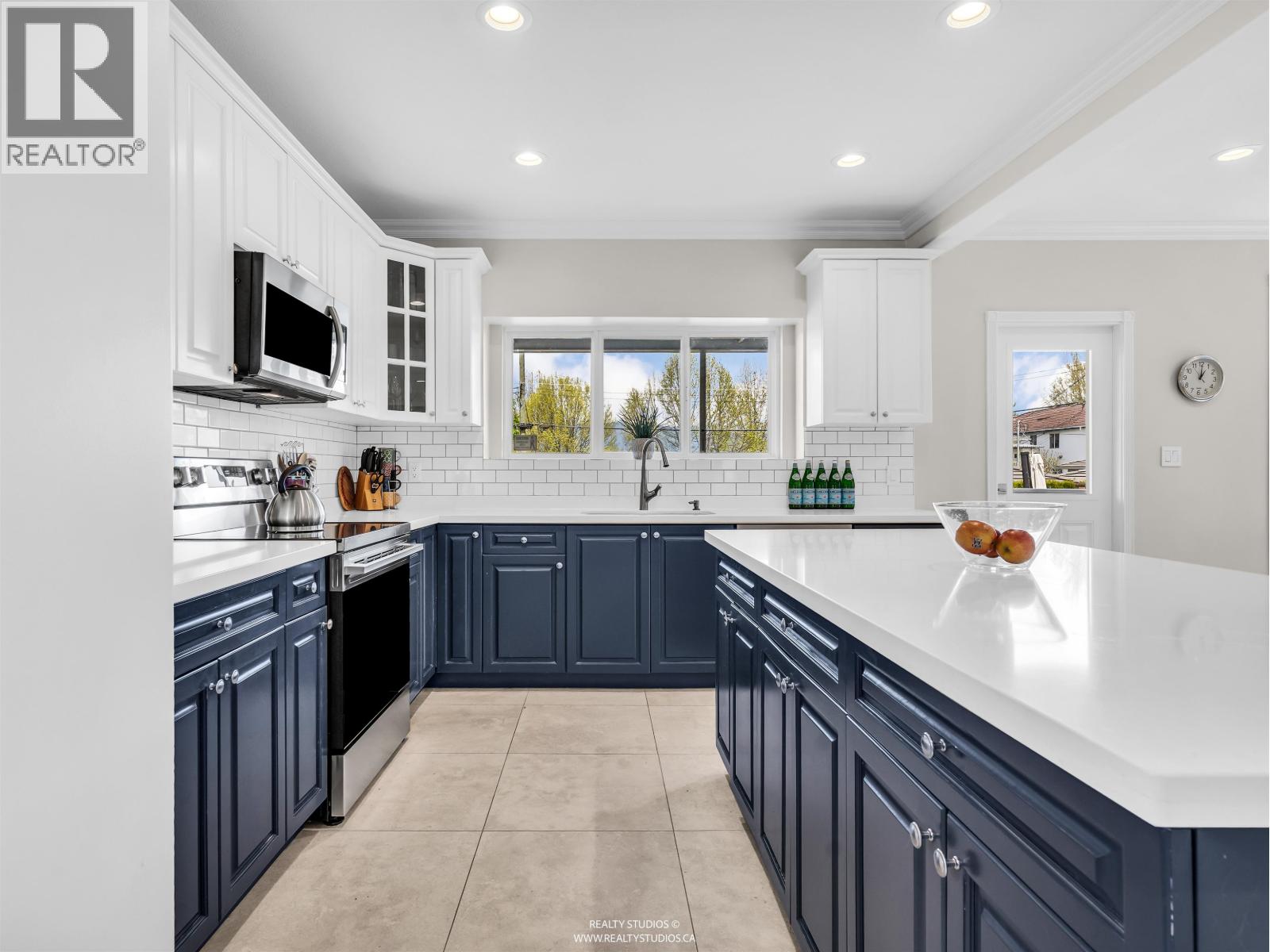 627 E 30th Avenue, Vancouver, British Columbia  V5V 2V7 - Photo 9 - R3119359