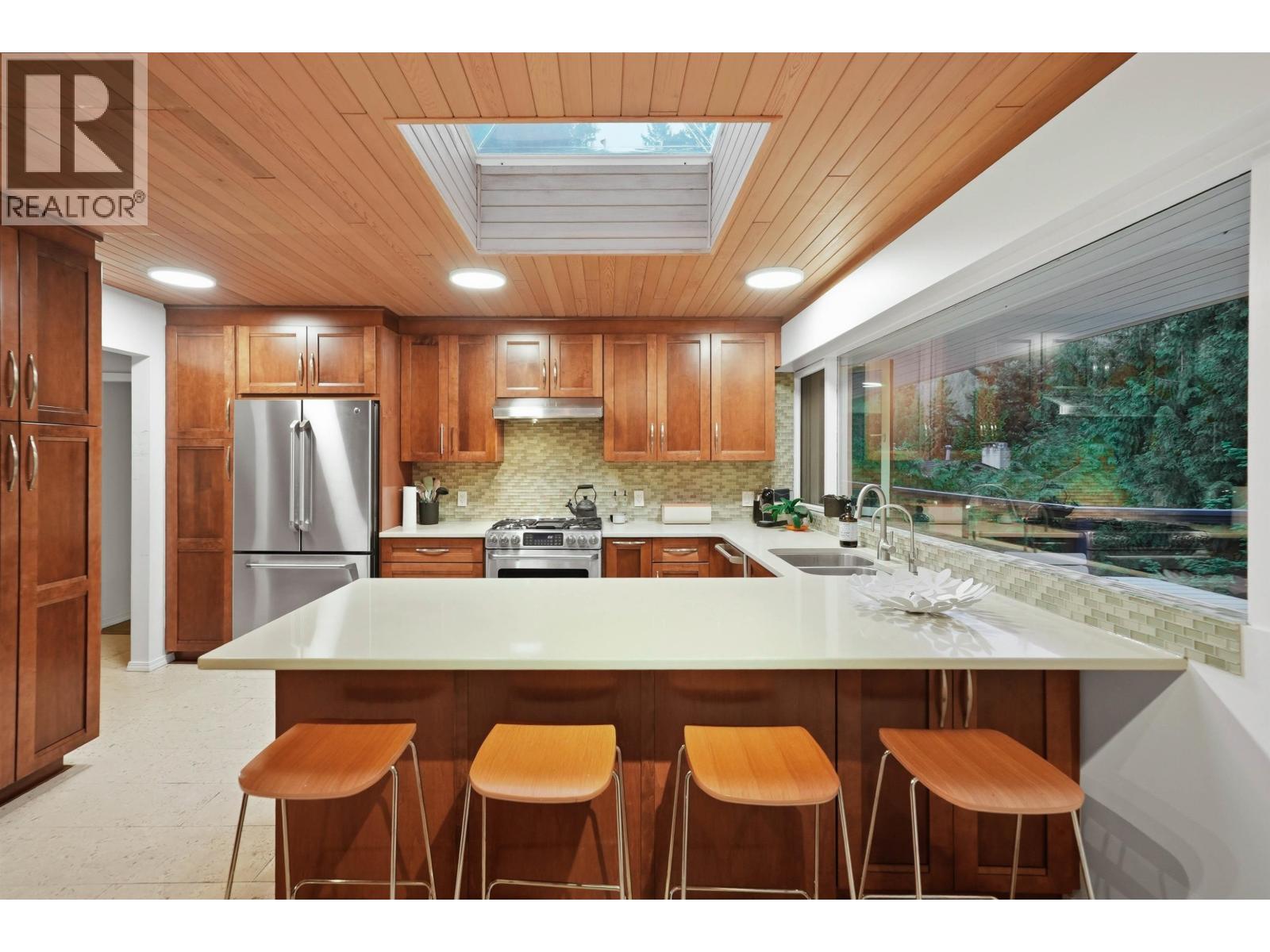 6240 Summit Avenue, West Vancouver, British Columbia  V7W 1Y2 - Photo 11 - R3119361