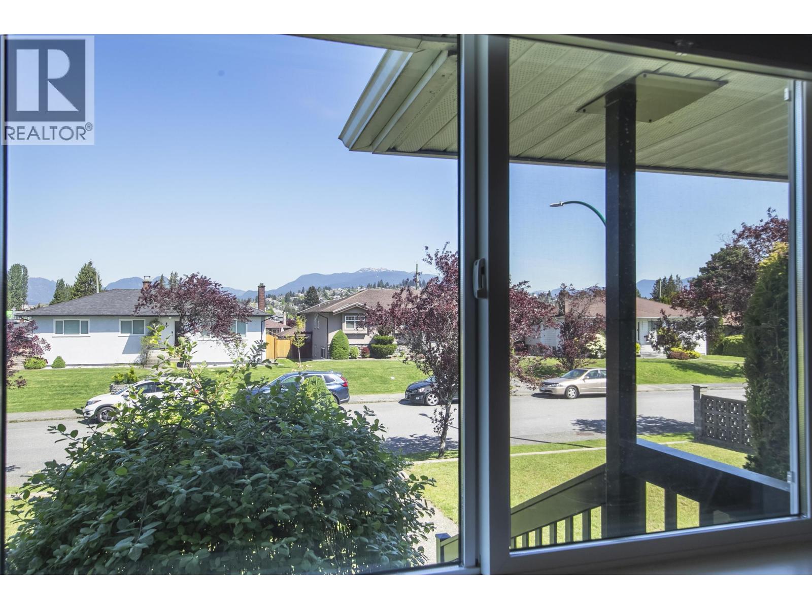 4850 Highlawn Drive, Burnaby, British Columbia  V5C 3T1 - Photo 13 - R3119376