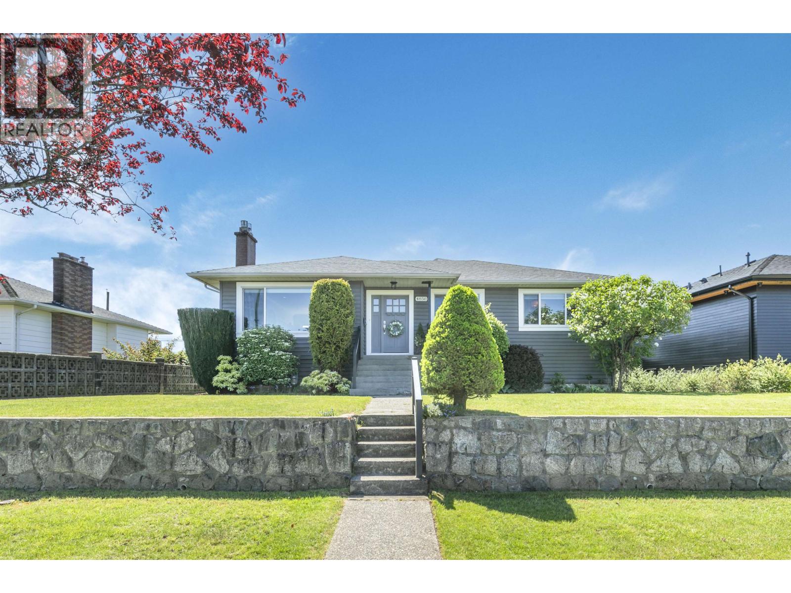 4850 Highlawn Drive, Burnaby, British Columbia  V5C 3T1 - Photo 3 - R3119376