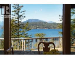 520 SMUGGLERS COVE ROAD, Bowen Island, British Columbia