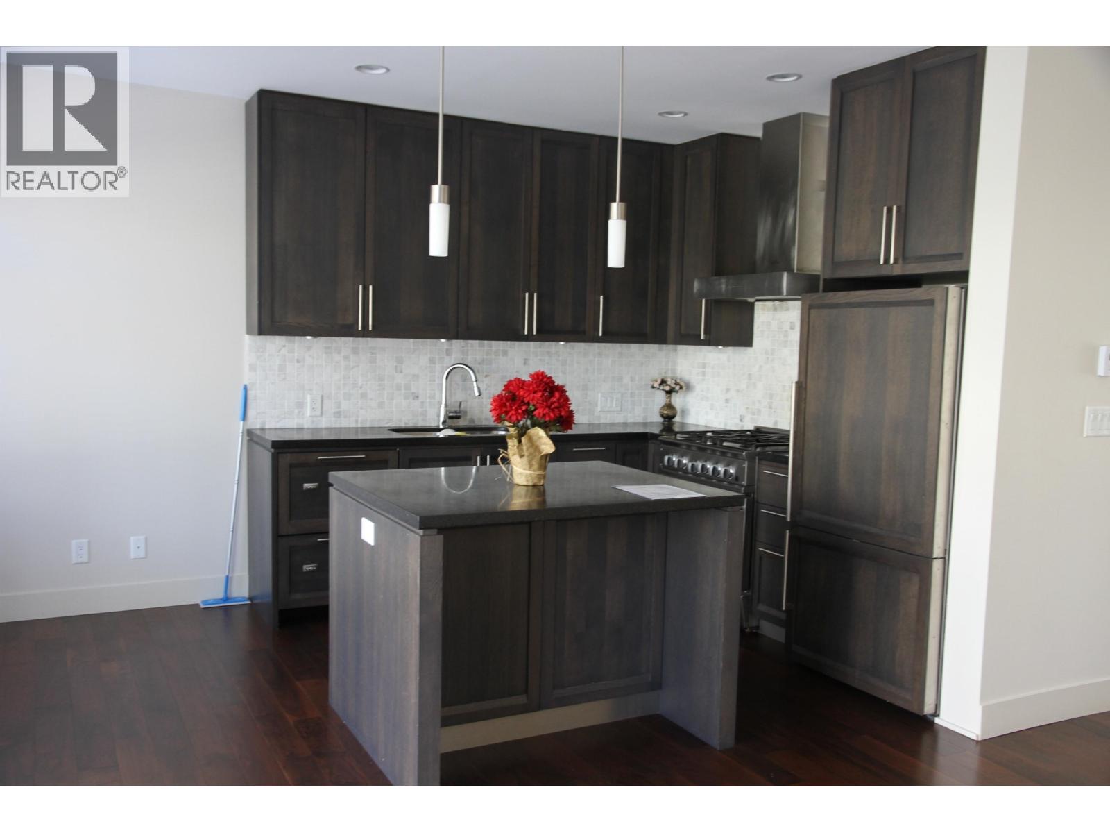 4 5879 Gray Ave, Vancouver, British Columbia  V6S 0A9 - Photo 3 - R3119360