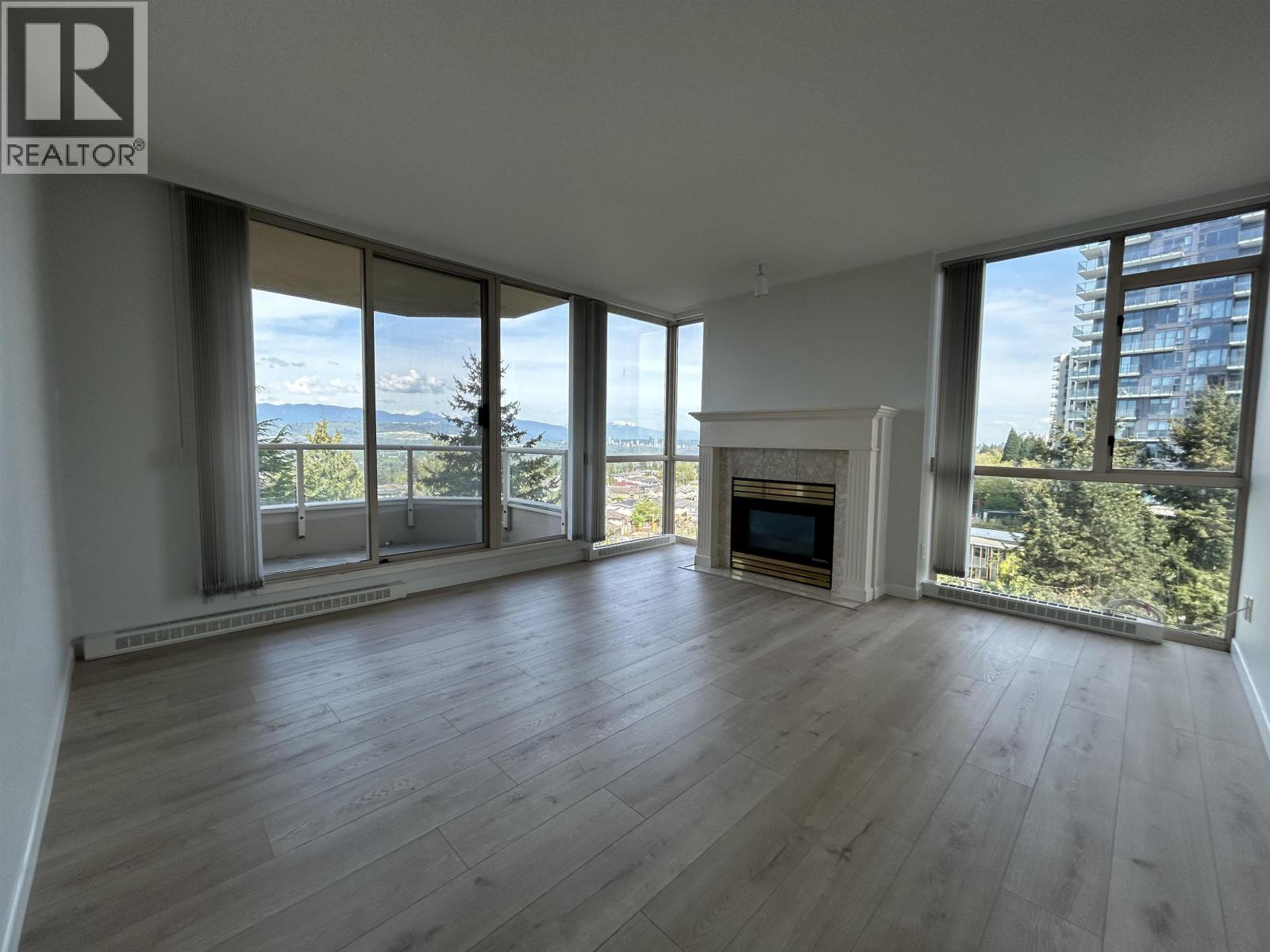 801 4689 Hazel Street, Burnaby, British Columbia  V5H 4R6 - Photo 3 - R3119367