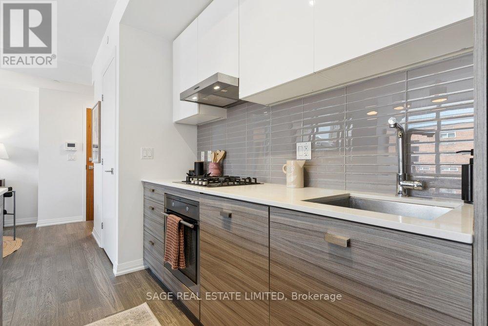 207 - 835 St Clair Avenue W, Toronto, Ontario  M6C 0A8 - Photo 10 - C13083452