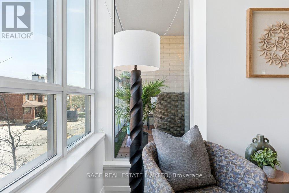 207 - 835 St Clair Avenue W, Toronto, Ontario  M6C 0A8 - Photo 13 - C13083452