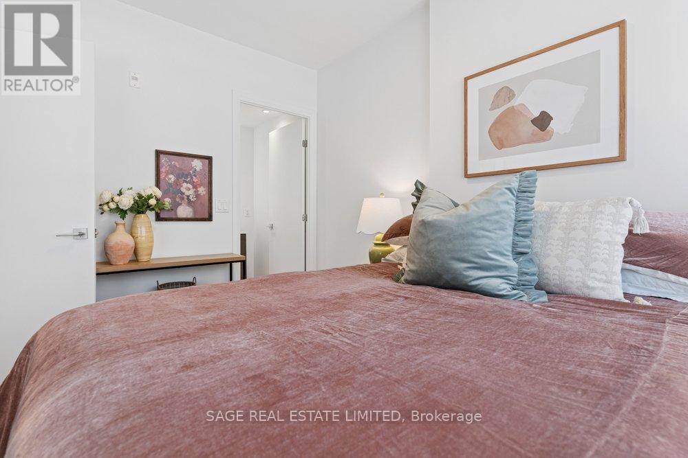 207 - 835 St Clair Avenue W, Toronto, Ontario  M6C 0A8 - Photo 24 - C13083452