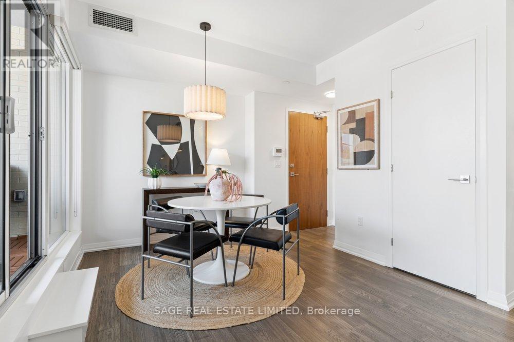 207 - 835 St Clair Avenue W, Toronto, Ontario  M6C 0A8 - Photo 3 - C13083452