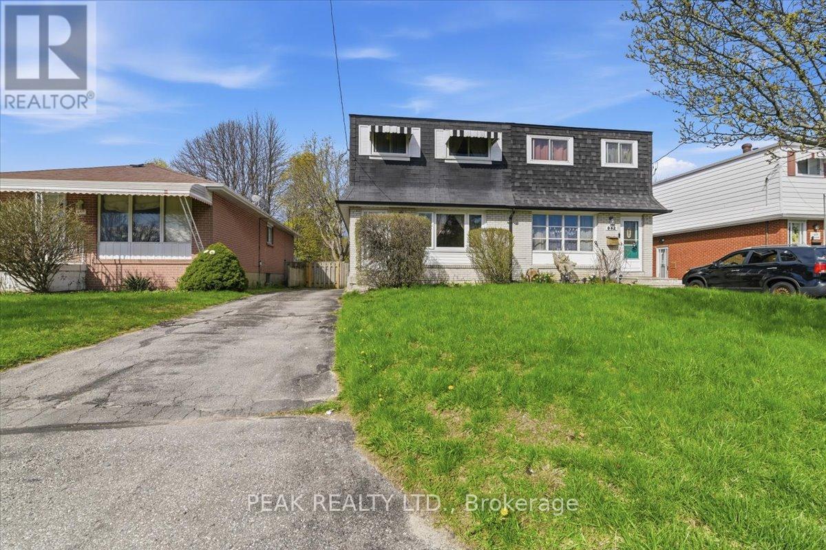 644 Perry Crescent, Oshawa, Ontario  L1J 2E3 - Photo 2 - E13072864