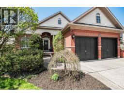 102 MOORE Crescent, Ancaster, Ontario