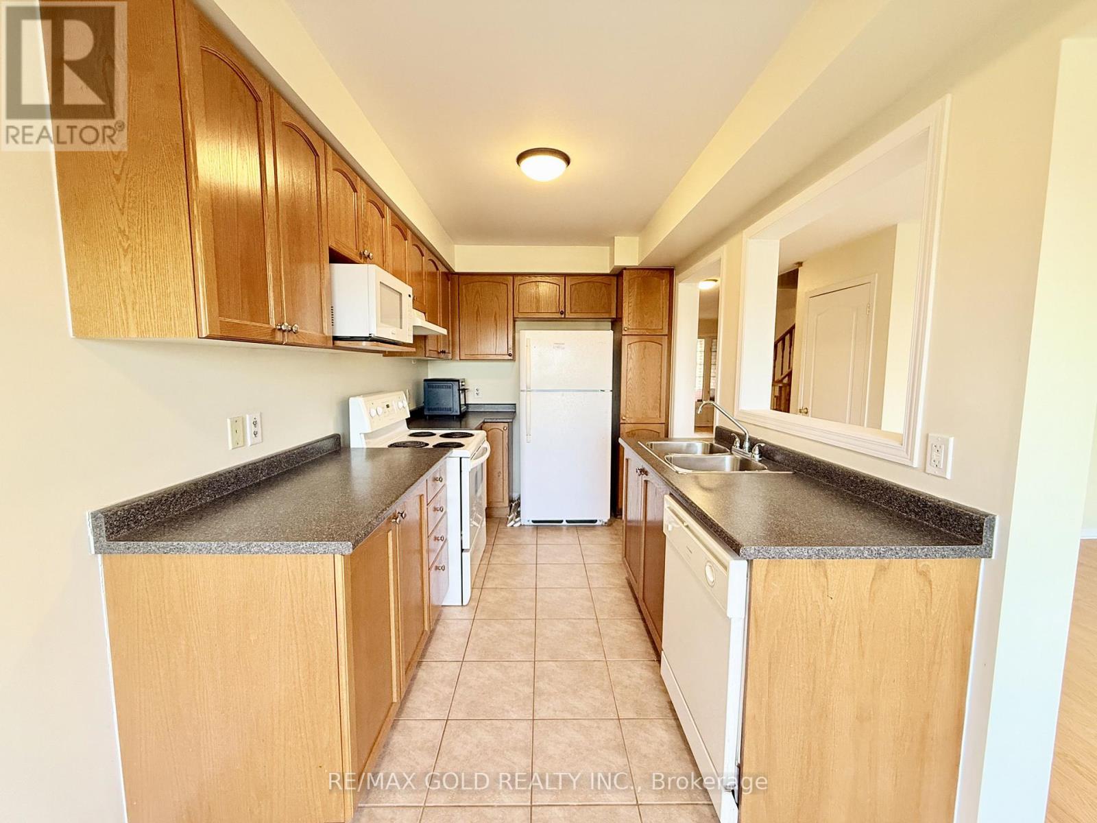 13 Bamboo Grove, Brampton, Ontario  L6R 0L9 - Photo 11 - W13083418