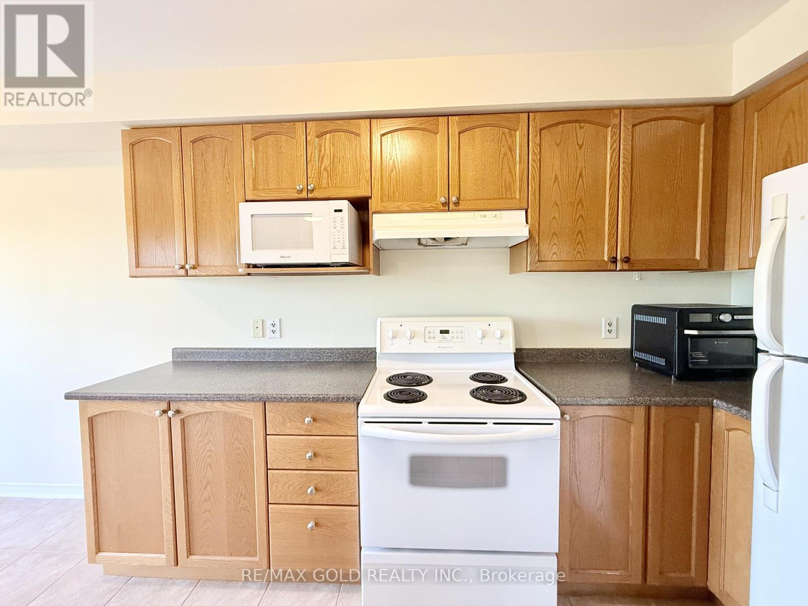 13 Bamboo Grove, Brampton, Ontario  L6R 0L9 - Photo 12 - W13083418