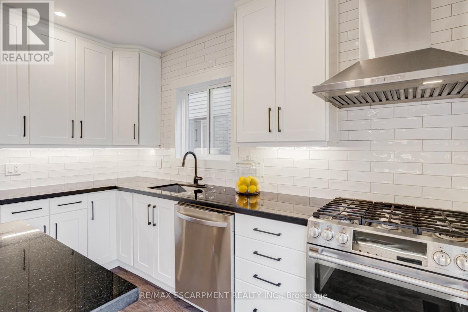 1527 Riley Avenue, Burlington, Ontario  L7M 3C3 - Photo 8 - W13083426