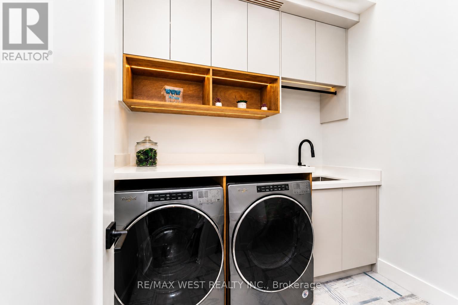 6 Creston Road, Toronto, Ontario  M6A 1J1 - Photo 19 - W13083448