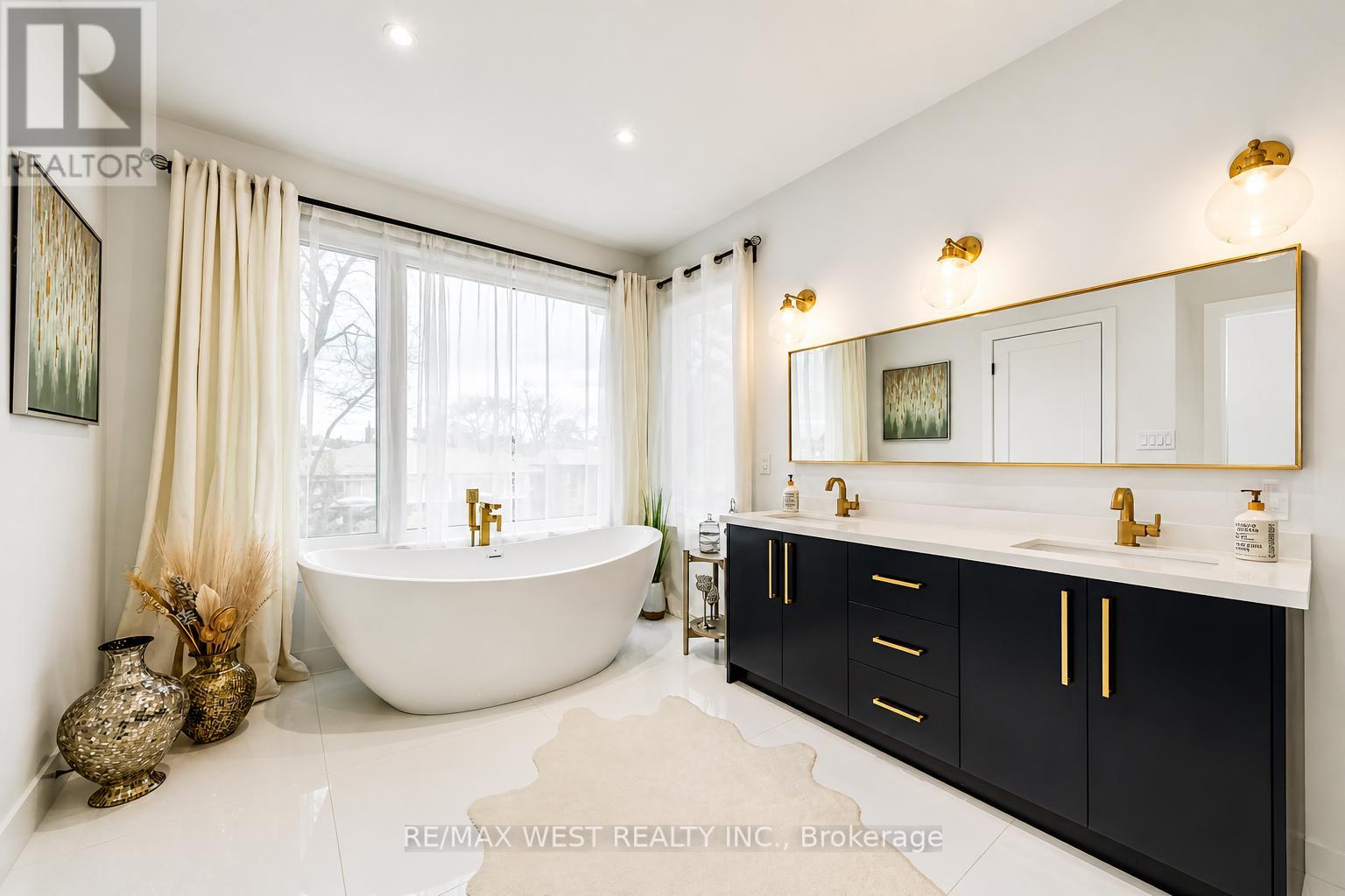 6 Creston Road, Toronto, Ontario  M6A 1J1 - Photo 23 - W13083448