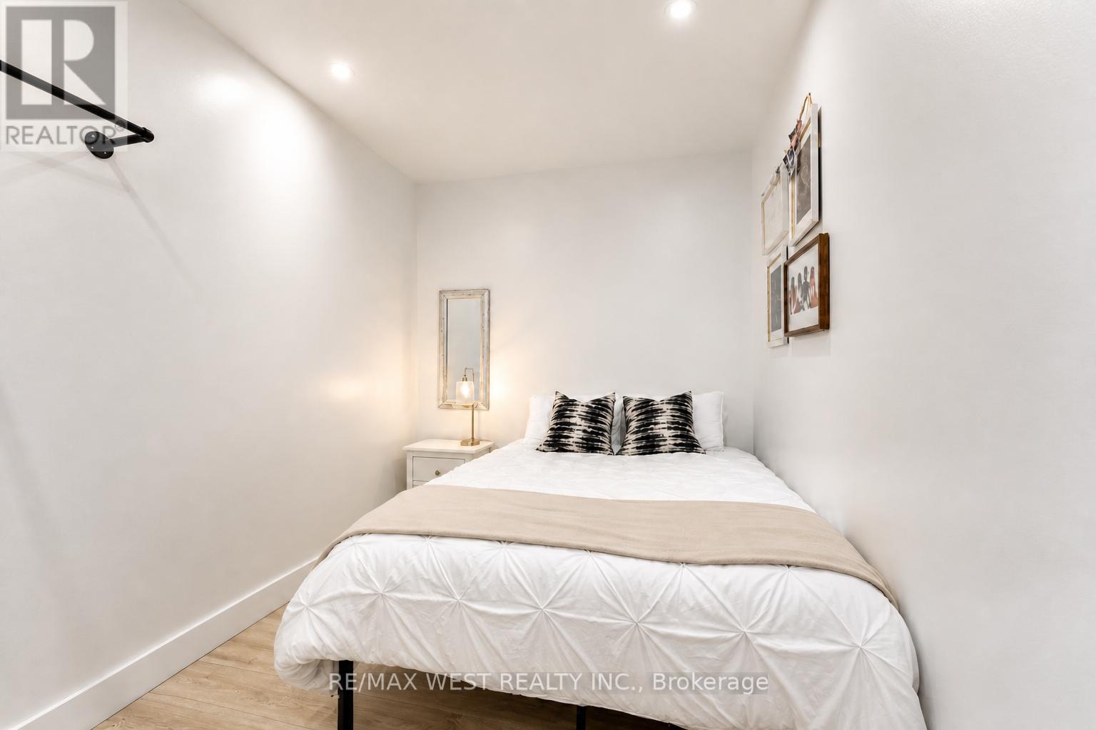 6 Creston Road, Toronto, Ontario  M6A 1J1 - Photo 43 - W13083448