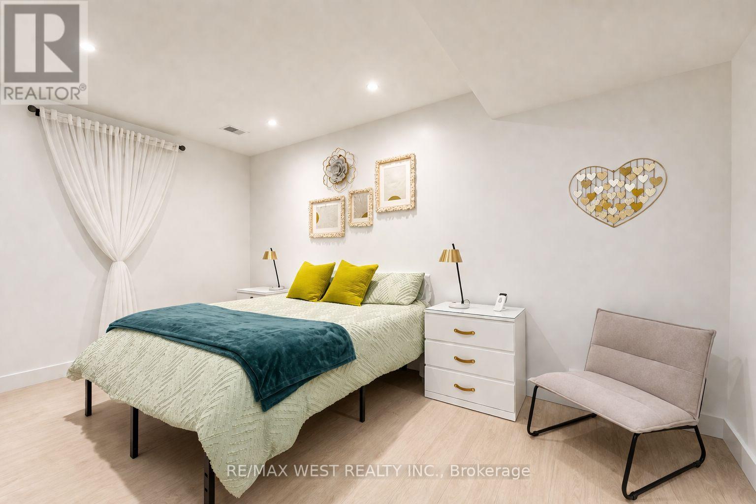 6 Creston Road, Toronto, Ontario  M6A 1J1 - Photo 44 - W13083448