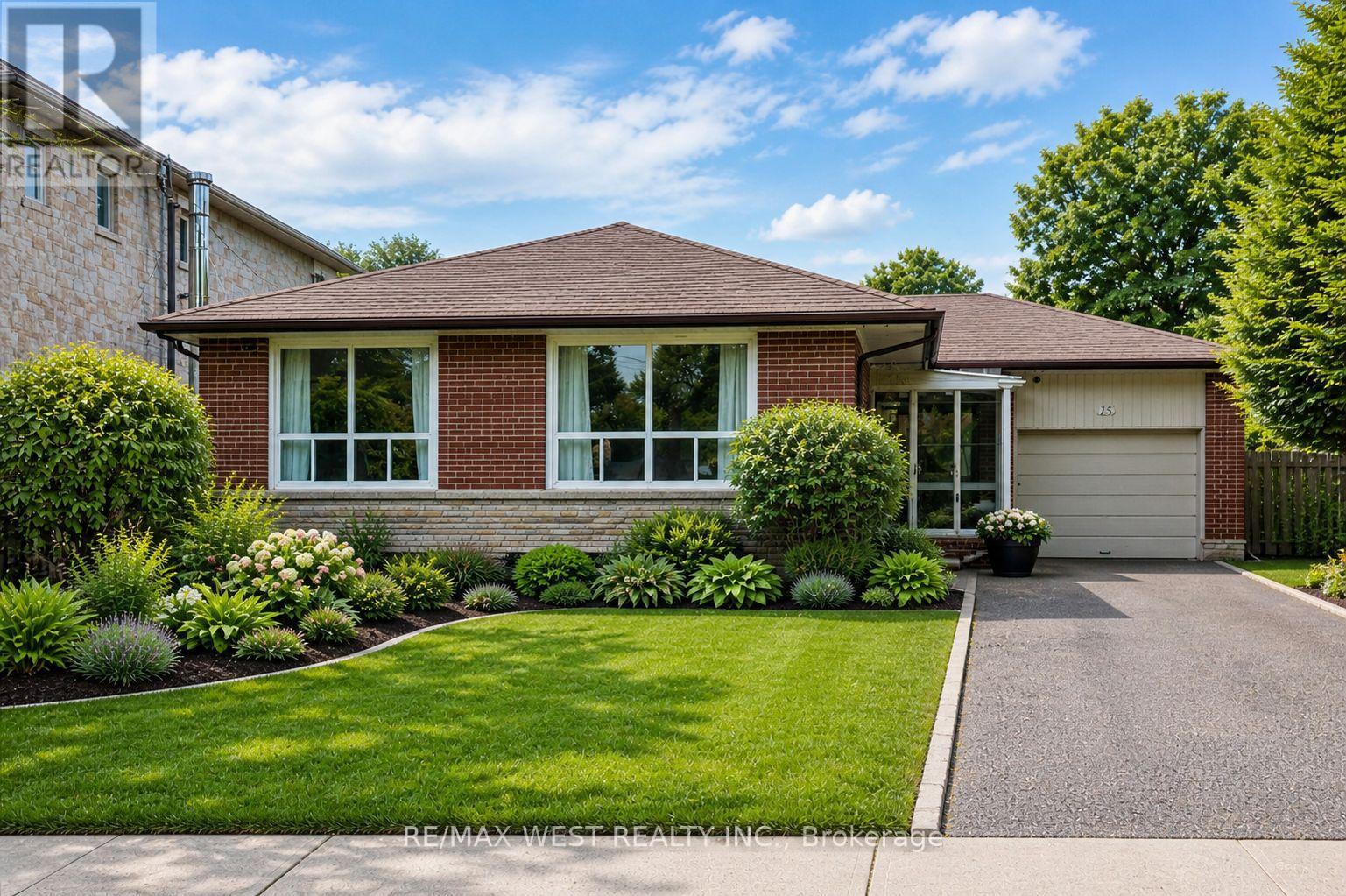 BSMT - 15 HAMLYN CRESCENT, Toronto, Ontario