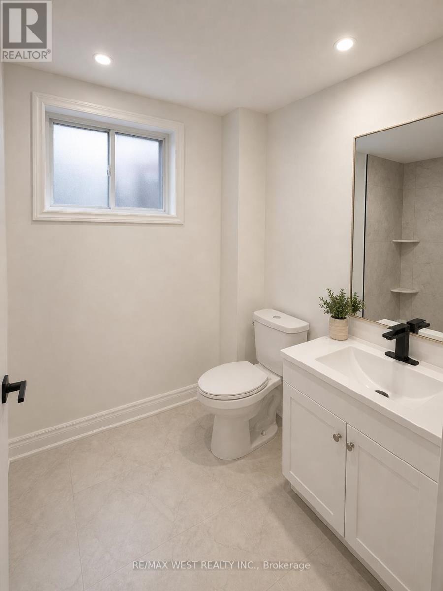 Bsmt - 15 Hamlyn Crescent, Toronto, Ontario  M9B 1Y9 - Photo 5 - W13083502