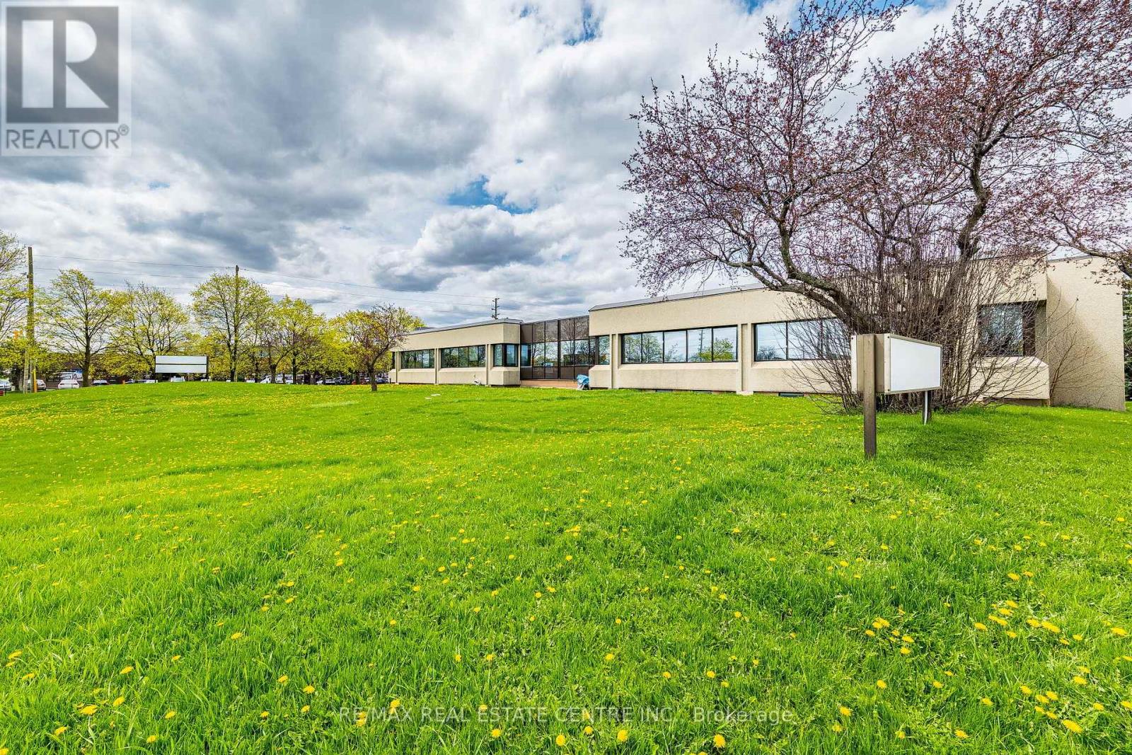 220 Advance Boulevard, Brampton, Ontario  L6T 4J5 - Photo 2 - W13083556