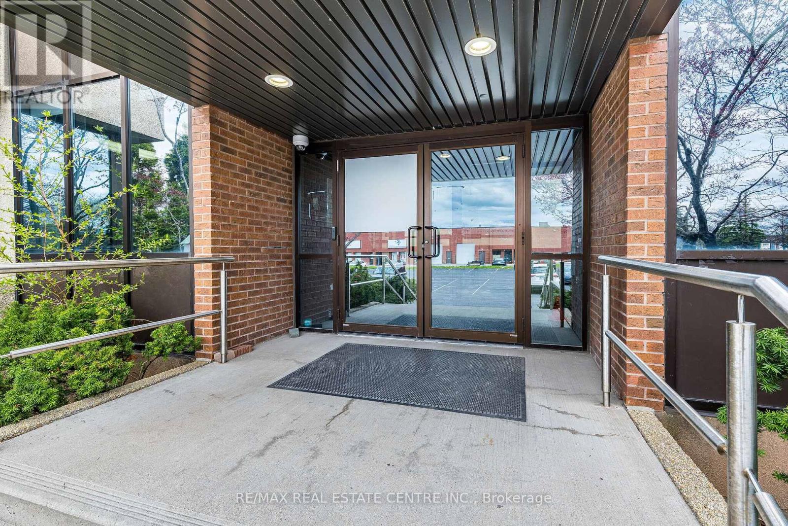 220 Advance Boulevard, Brampton, Ontario  L6T 4J5 - Photo 8 - W13083556