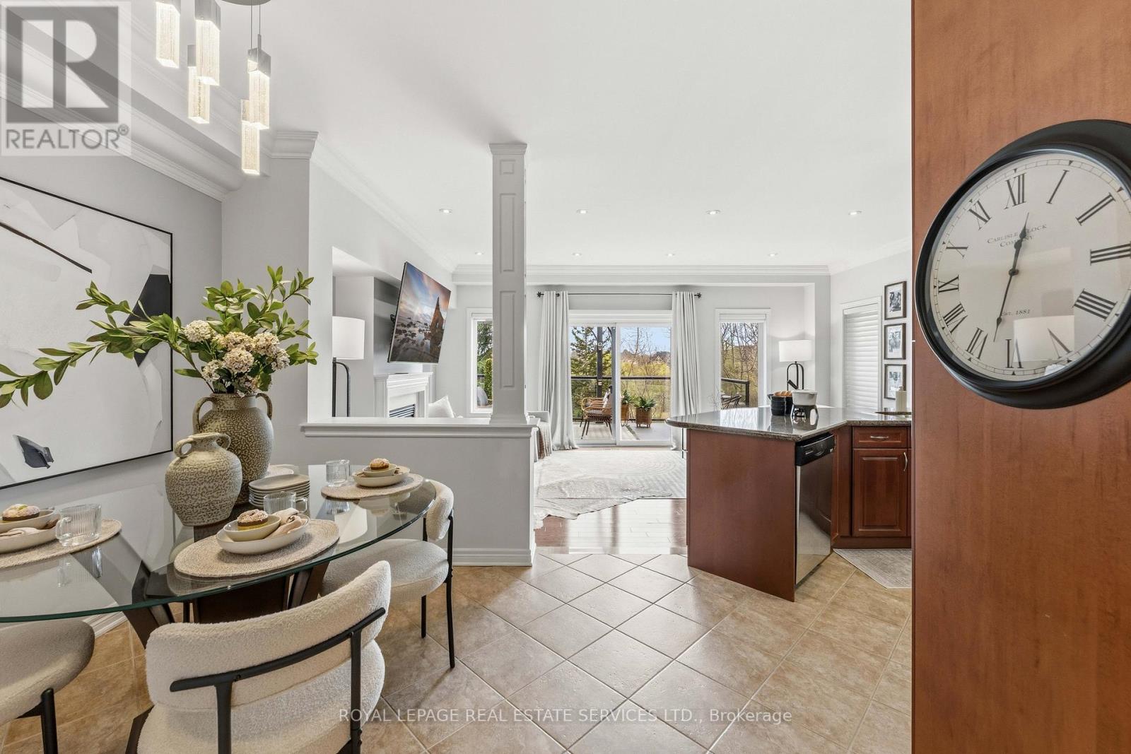 2460 Springforest Drive, Oakville, Ontario  L6M 0A1 - Photo 6 - W13083584