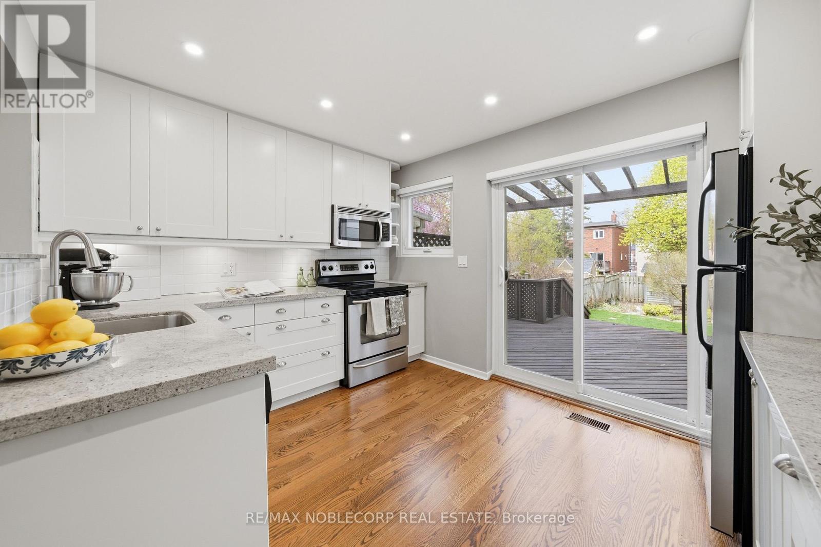 144b Roslin Avenue, Toronto, Ontario  M4N 1Z4 - Photo 14 - C13082820