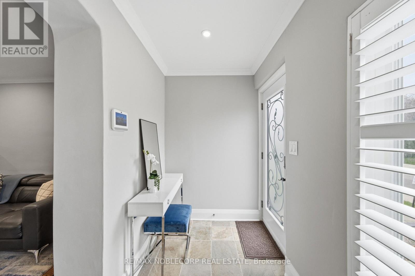 144b Roslin Avenue, Toronto, Ontario  M4N 1Z4 - Photo 4 - C13082820