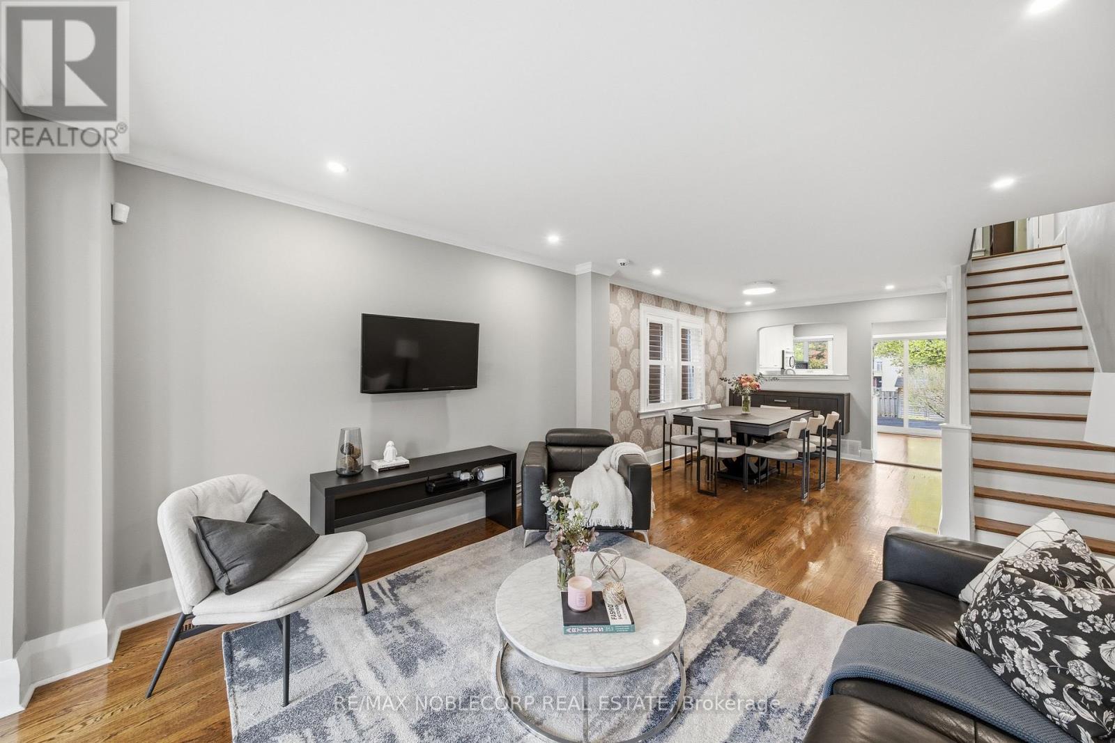 144b Roslin Avenue, Toronto, Ontario  M4N 1Z4 - Photo 6 - C13082820