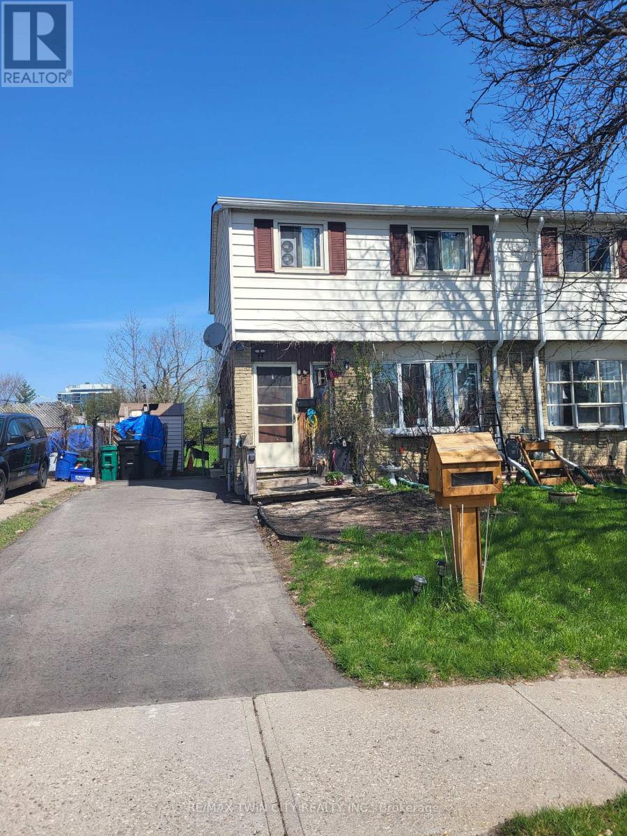 72 Timberlane Crescent S, Kitchener, Ontario  N2N 1S9 - Photo 2 - X13083476