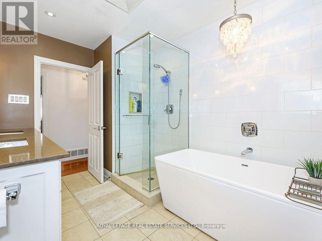 1602 Carletta Drive, Mississauga, Ontario  L4X 1E5 - Photo 23 - W13036926