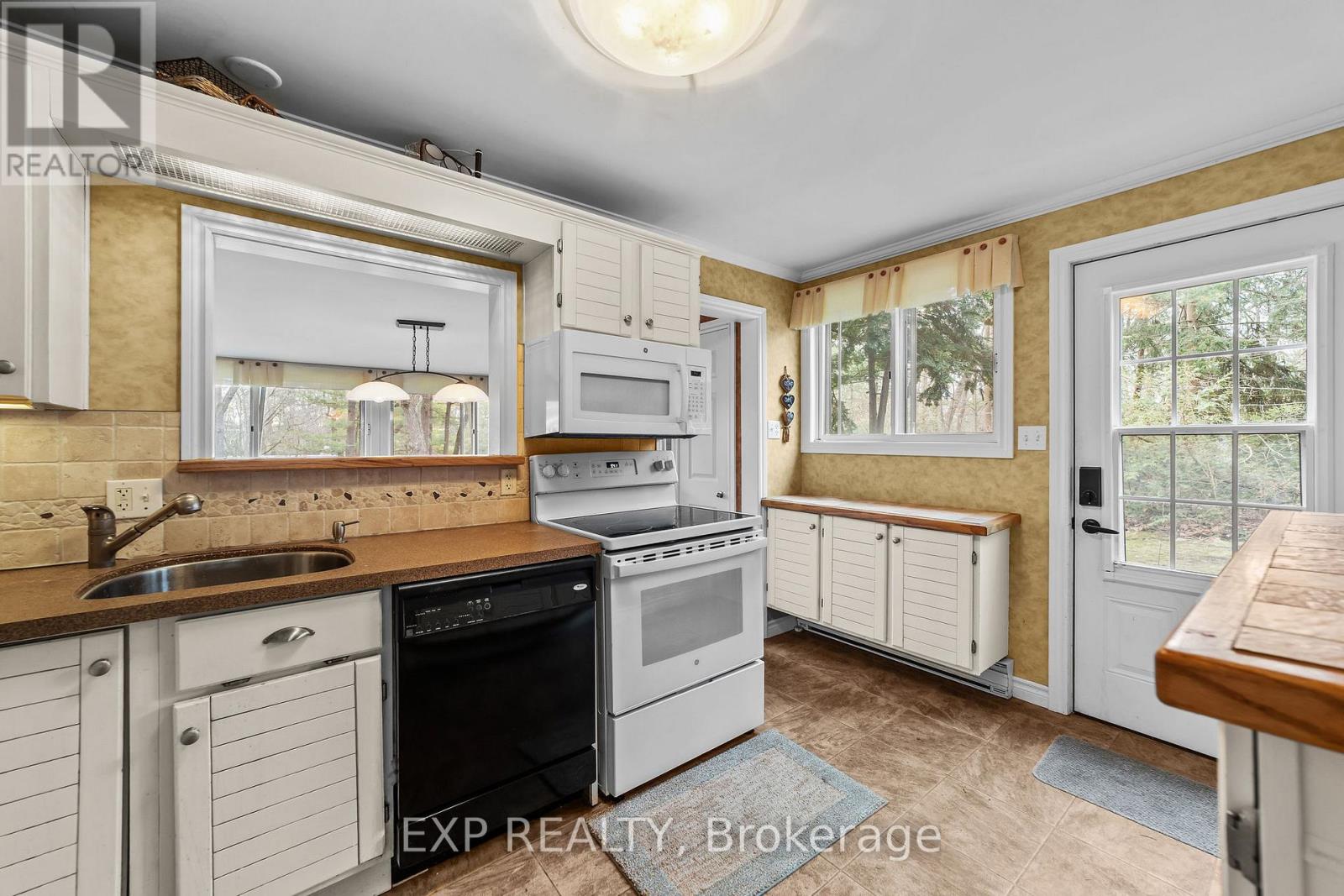 9 Summit Avenue, South Huron, Ontario  N0M 1T0 - Photo 15 - X13083634