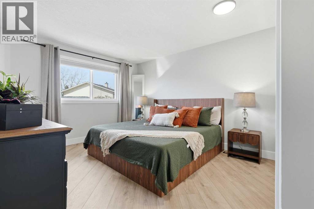 71 Woodfield Drive SW, Calgary, Alberta  T2W 3T3 - Photo 17 - A2307737