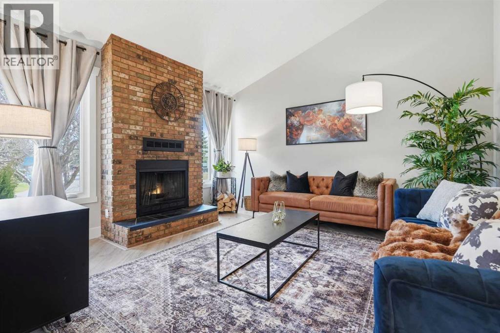 71 Woodfield Drive SW, Calgary, Alberta  T2W 3T3 - Photo 6 - A2307737