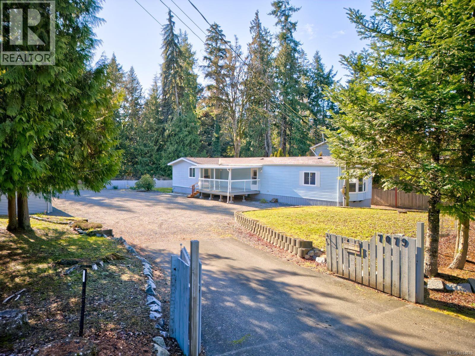 7079 Blackjack Dr, Lantzville, British Columbia