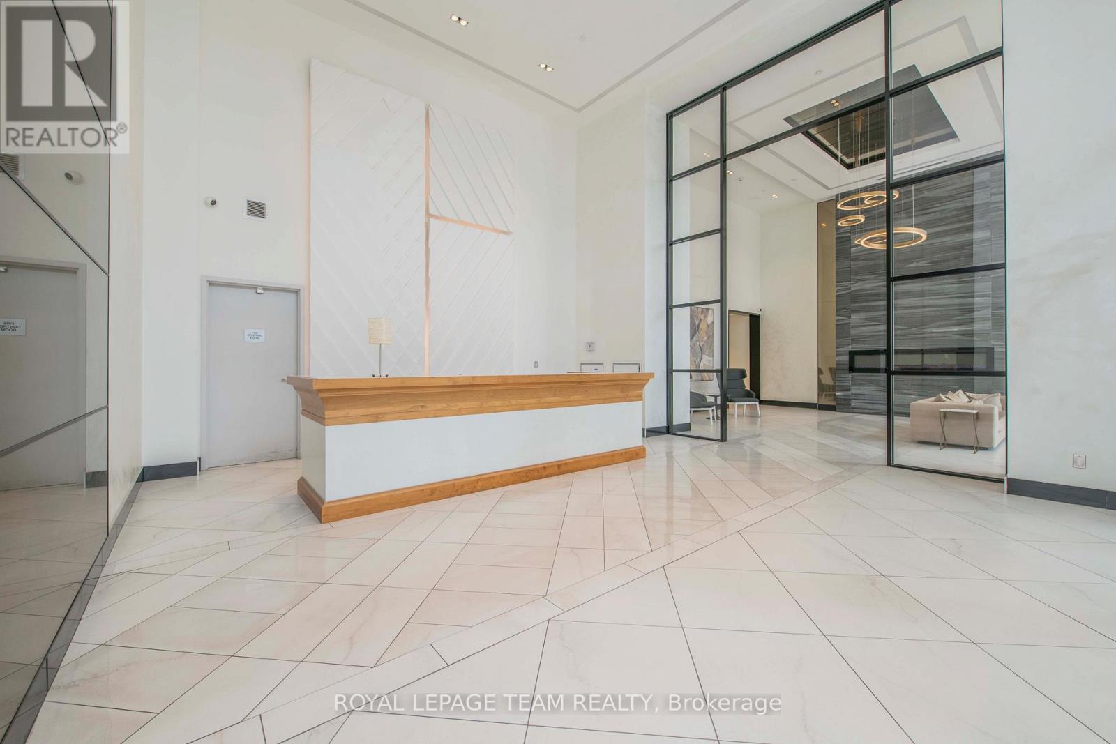 409 - 255 Bay Street N, Ottawa, Ontario  K1R 0C5 - Photo 3 - X13083738