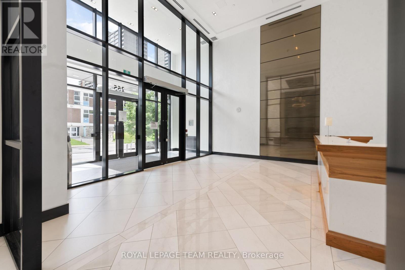 409 - 255 Bay Street N, Ottawa, Ontario  K1R 0C5 - Photo 4 - X13083738