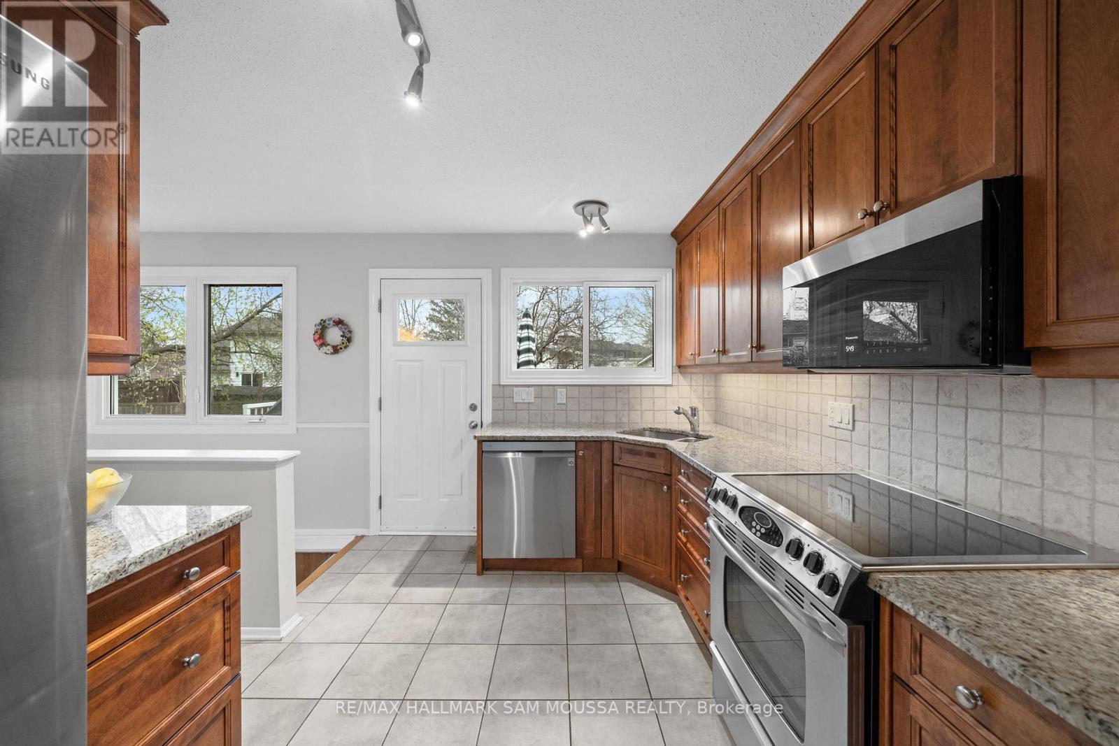 11 Springdale Crescent, Ottawa, Ontario  K2H 5T7 - Photo 14 - X13083798