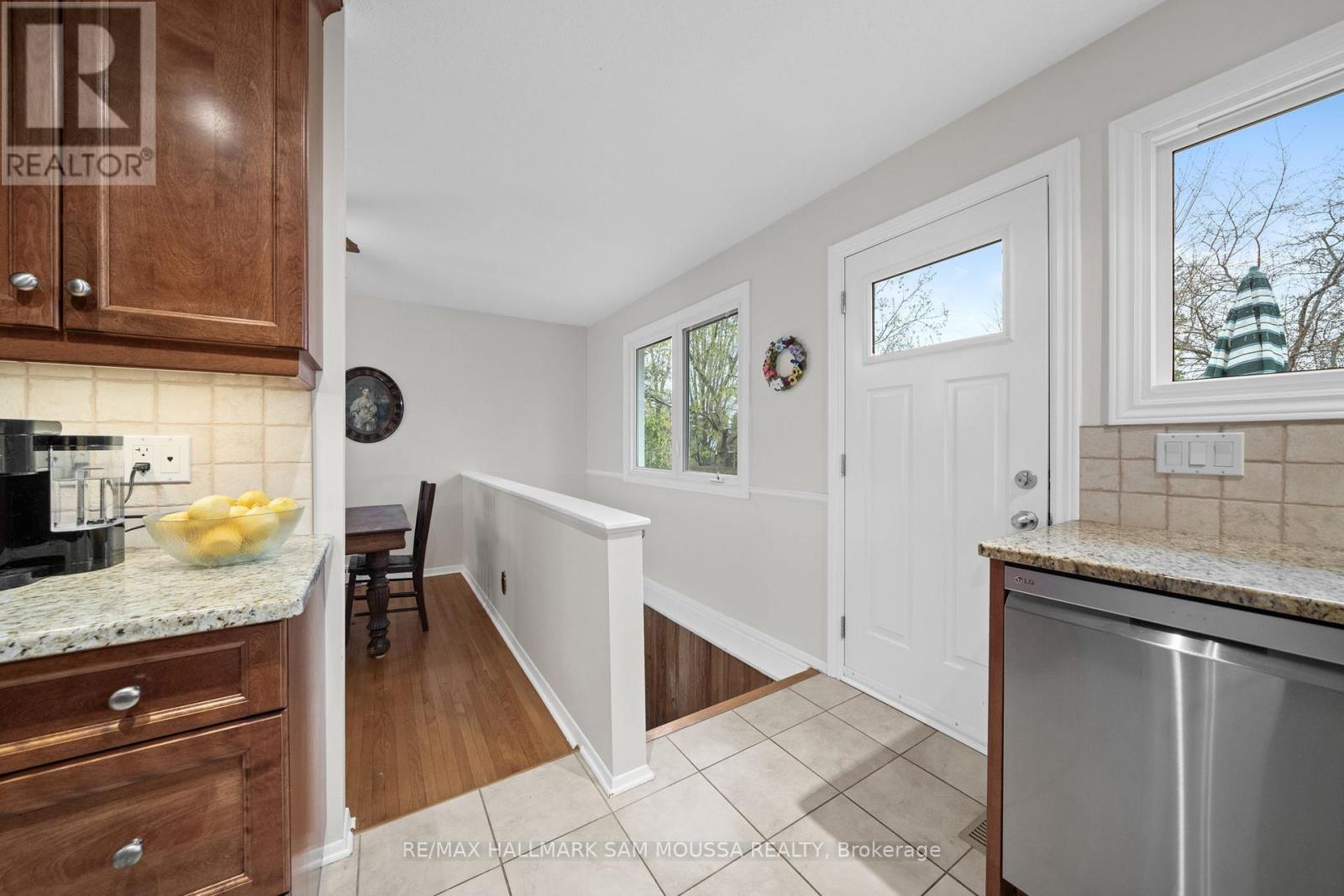 11 Springdale Crescent, Ottawa, Ontario  K2H 5T7 - Photo 18 - X13083798