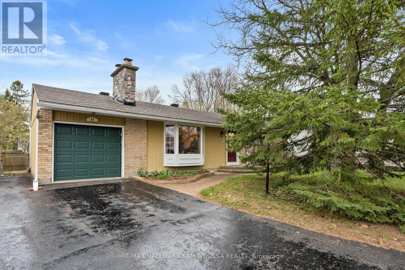 11 Springdale Crescent, Ottawa, Ontario  K2H 5T7 - Photo 4 - X13083798