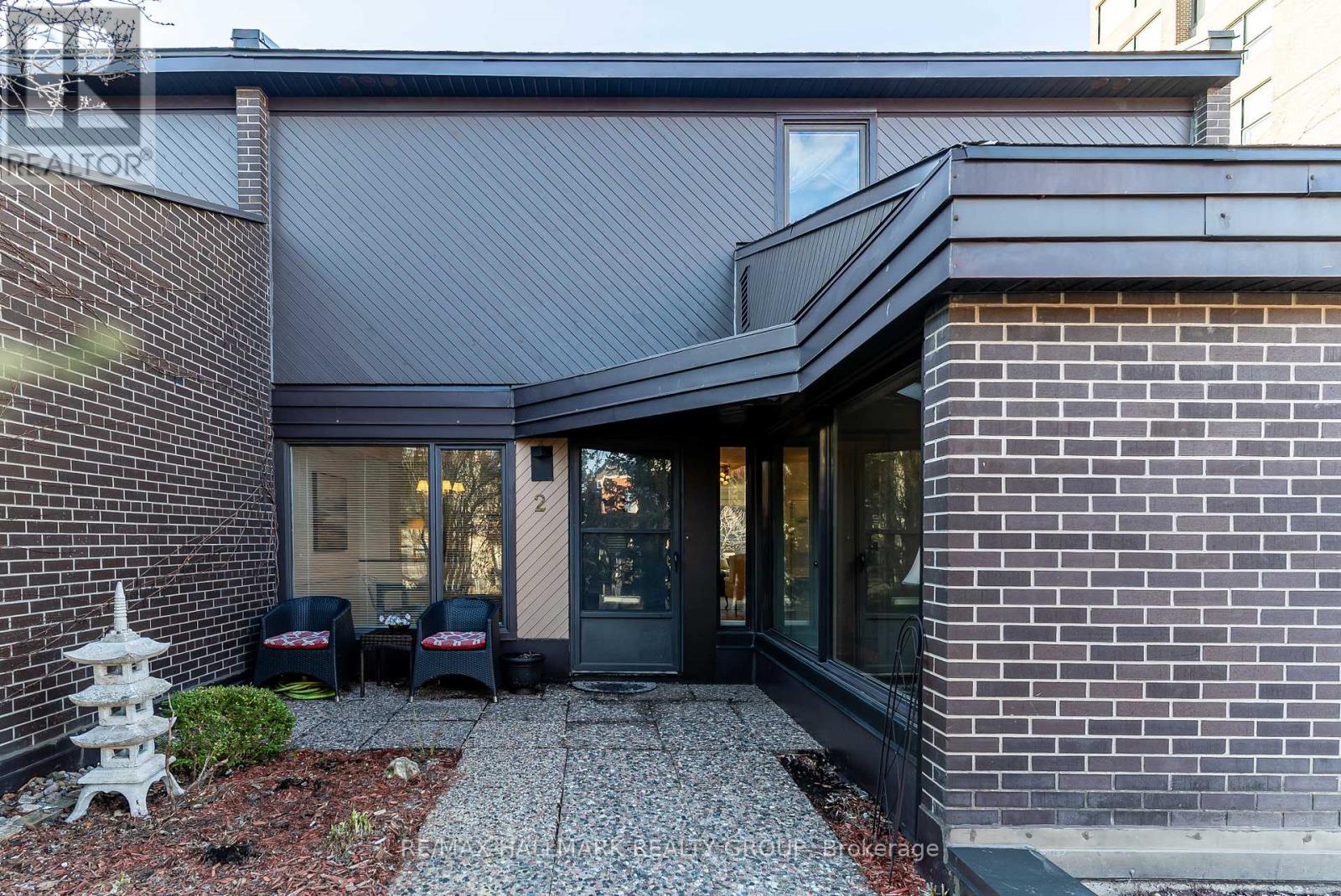 Th2 - 300 Queen Elizabeth Drive, Ottawa, Ontario  K1S 3M6 - Photo 3 - X13083848