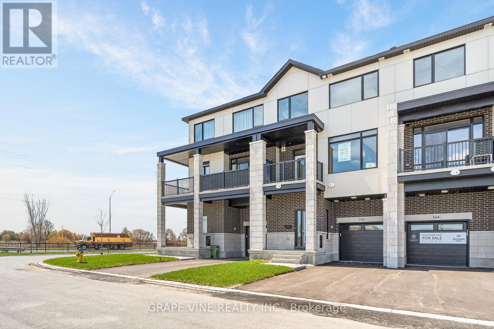 566 Arbia Ridge, Ottawa, Ontario  K2S 2S4 - Photo 2 - X13083870